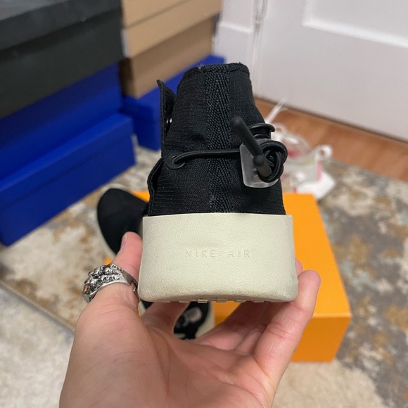 EUC Men’s Size 6.5/Women’s Size 8 Nike X Fear Of God Moccasin Sneakers In Black - Picture 14 of 15